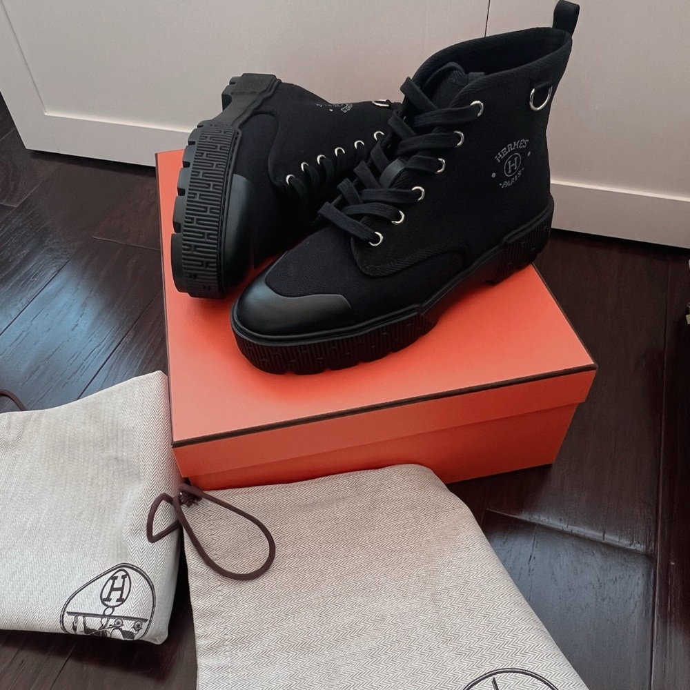Hermes High Top Sneakers (Itineraire ankle boot) Black size 8.5